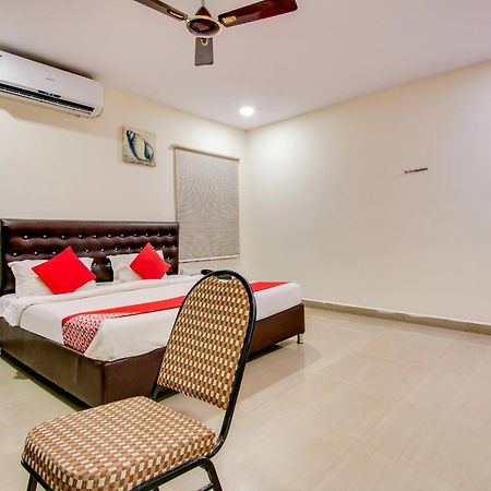 Oyo Akshaya Inn Vijayawāda Exteriér fotografie