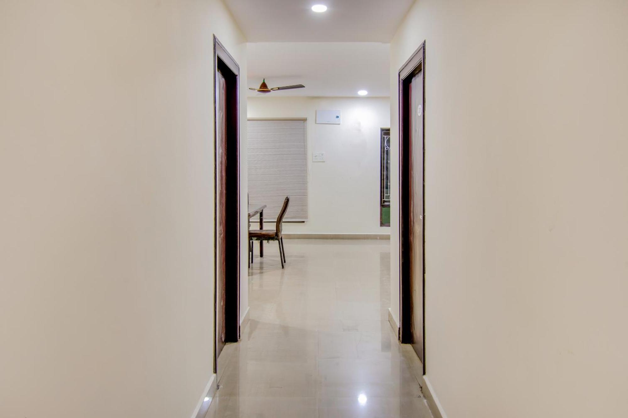Oyo Akshaya Inn Vijayawāda Exteriér fotografie