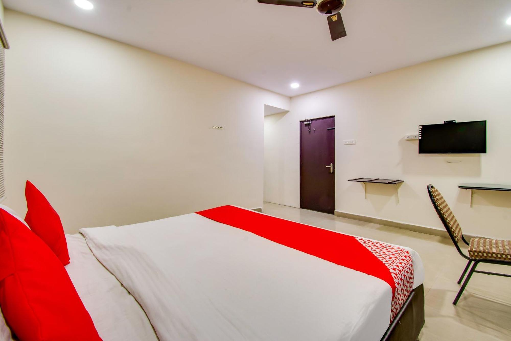 Oyo Akshaya Inn Vijayawāda Exteriér fotografie