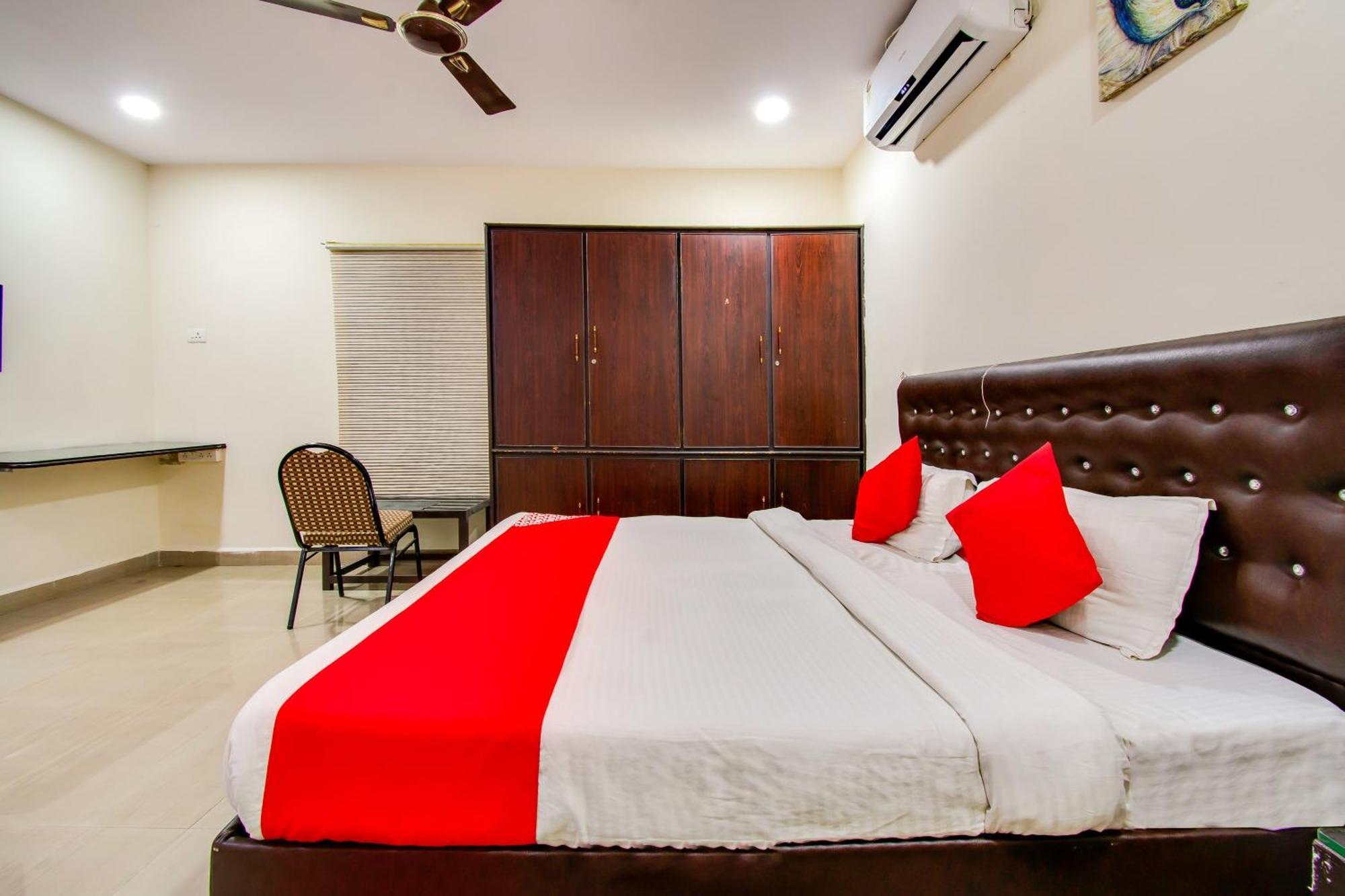 Oyo Akshaya Inn Vijayawāda Exteriér fotografie