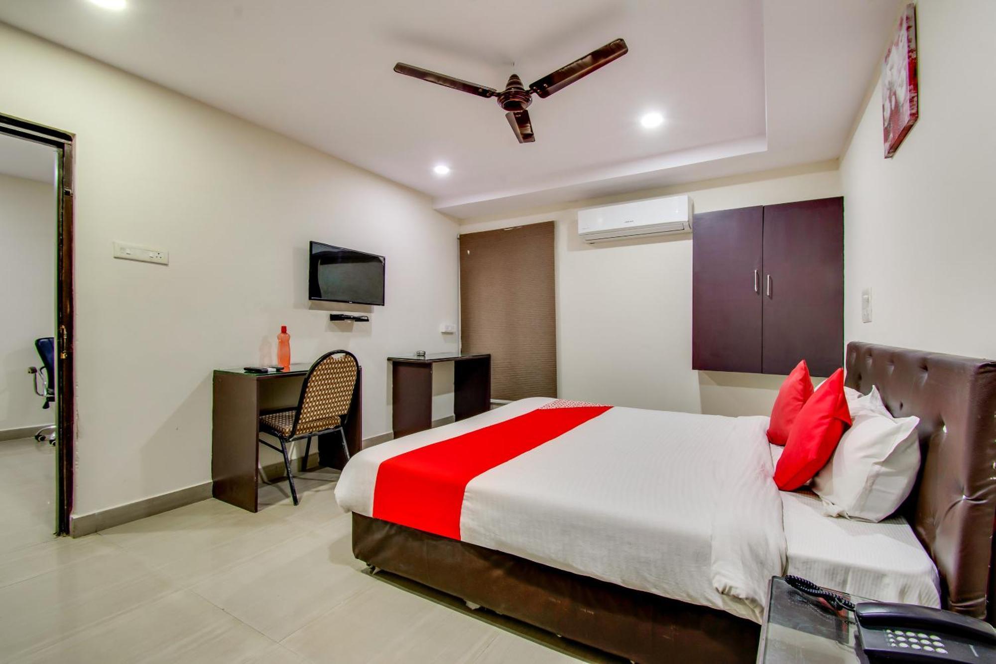 Oyo Akshaya Inn Vijayawāda Exteriér fotografie
